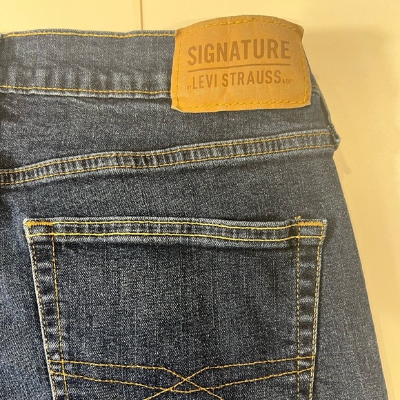 Levi’s signature Strauss Men's Blue Jeans 32/32 straight leg dark wash - Picture 4 of 6